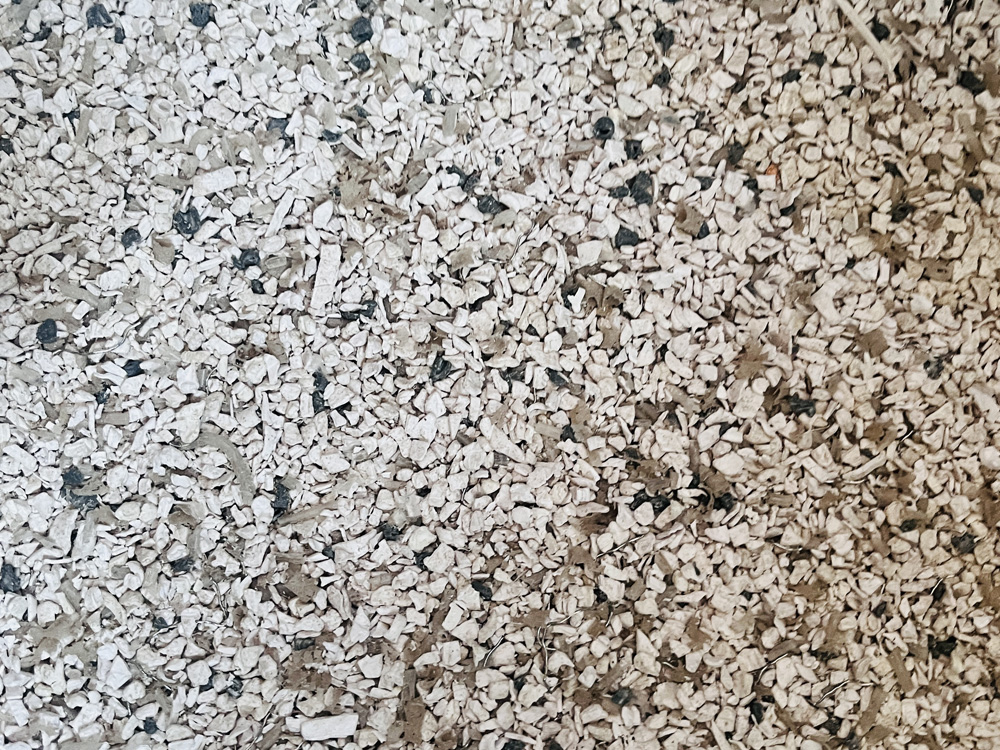 廢塑料回收-塑料粉碎后