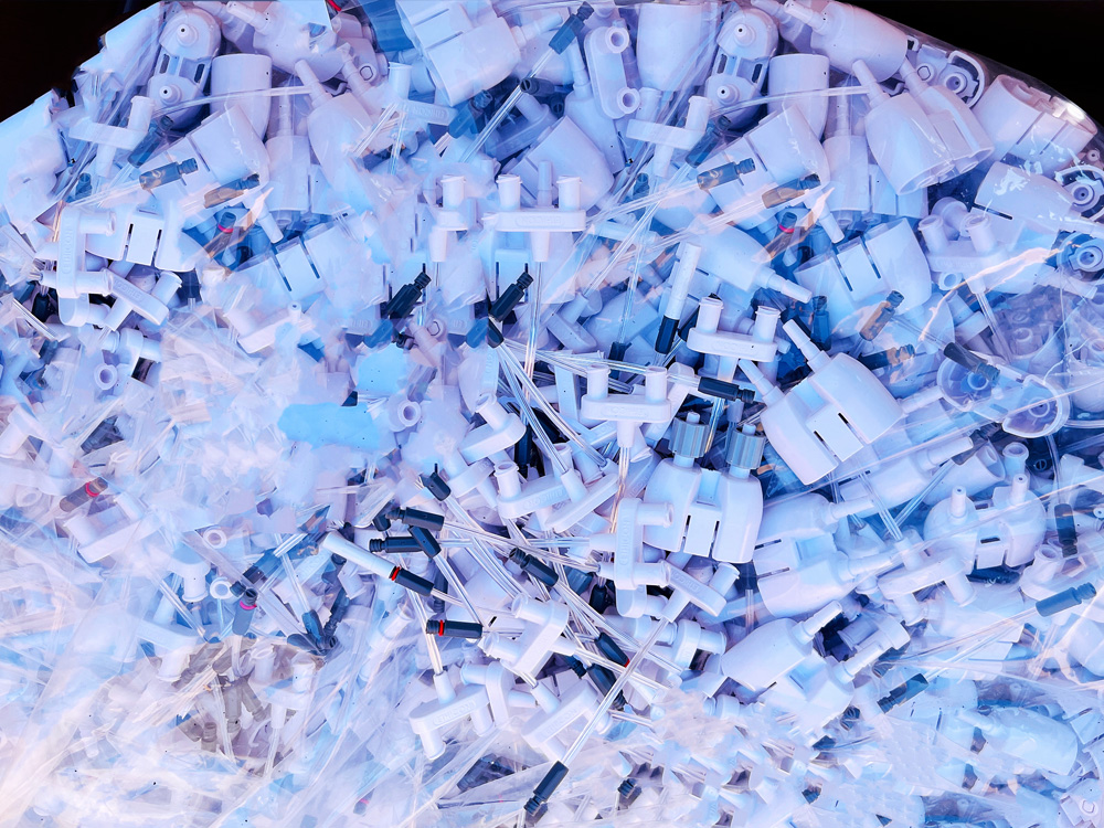 廢塑料回收-塑料粉碎前